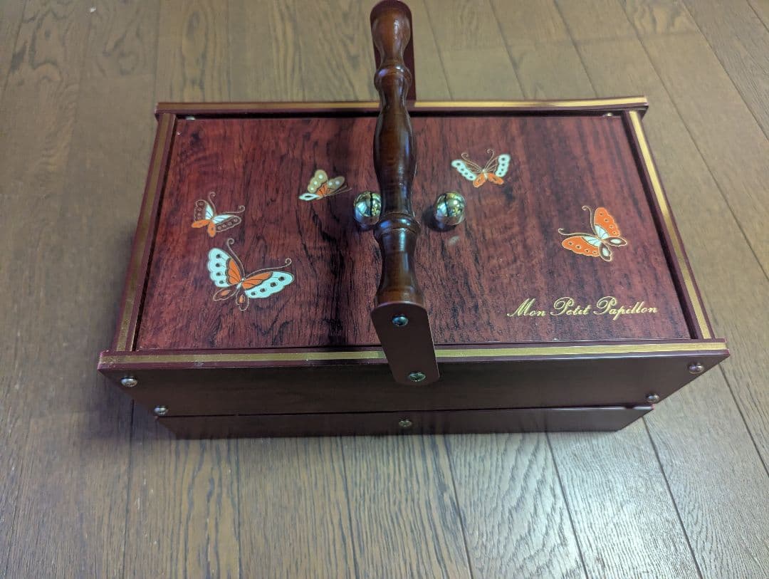 Mon Petit Papillon 缝纫箱 缝纫盒