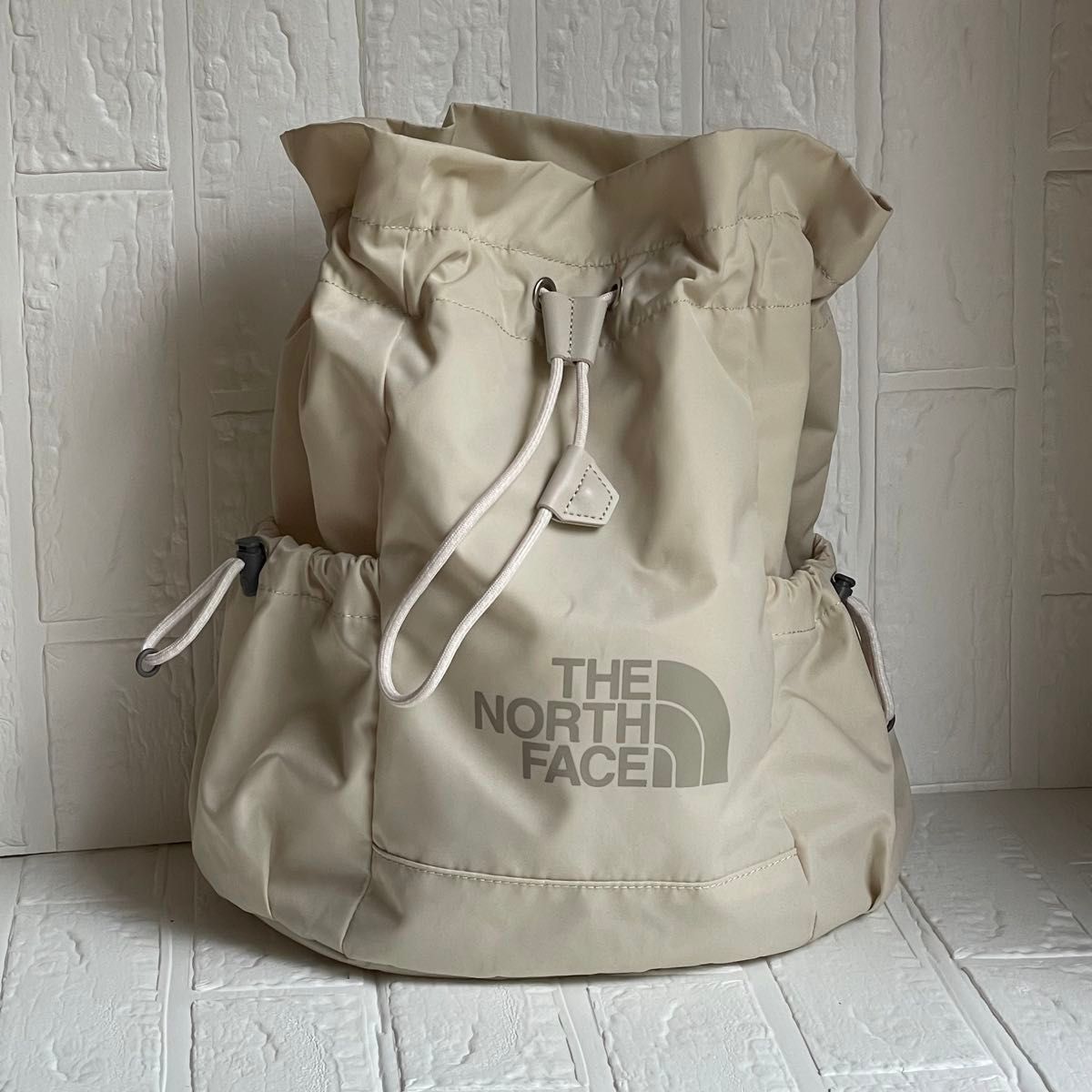 北脸巾着型挎包背包关闭白色3WAY白色标签韩国