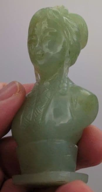 天然石 玉髓（岫玉）雕刻 贵妇人像 摆件 67克