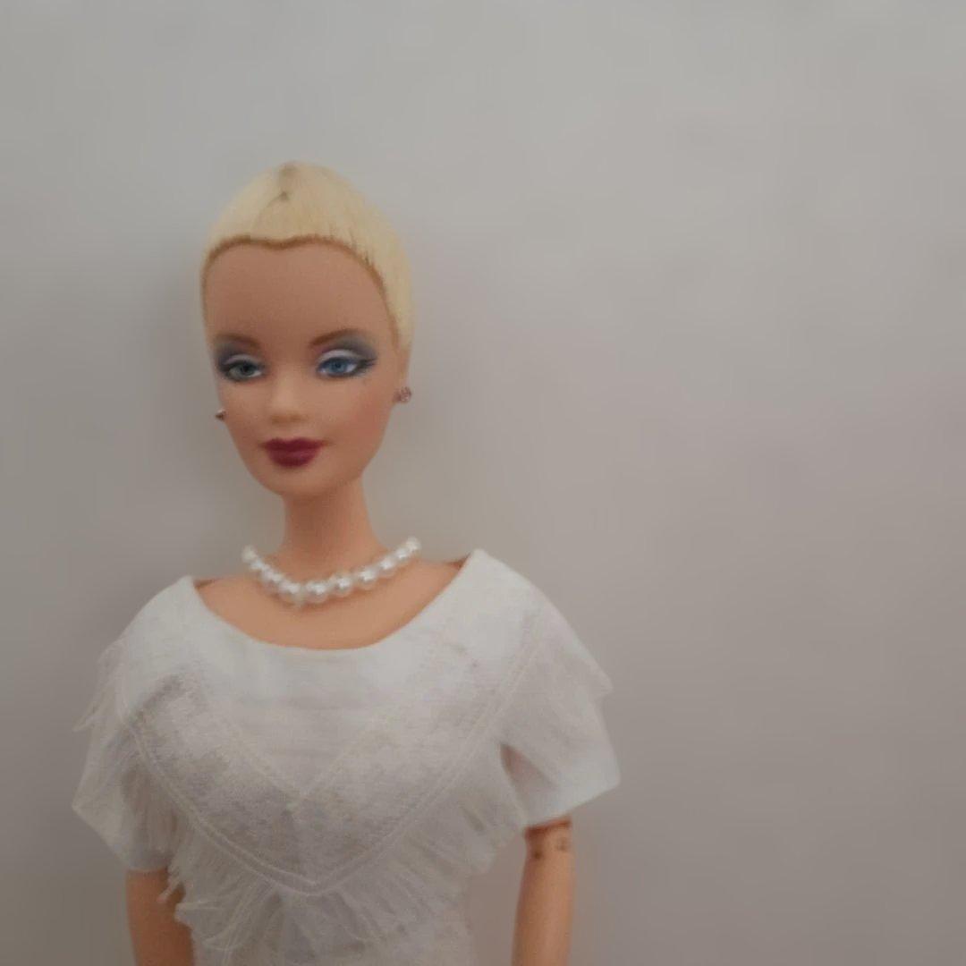 BARBIE 芭比娃娃 本体 连衣裙 附珍珠项链