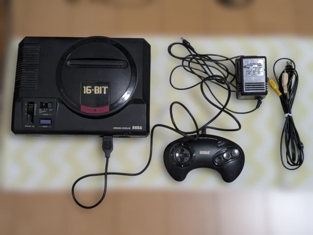 【已通电确认】 SEGA 初代 Mega Drive 主机 原装适配器・ AV 附赠线缆