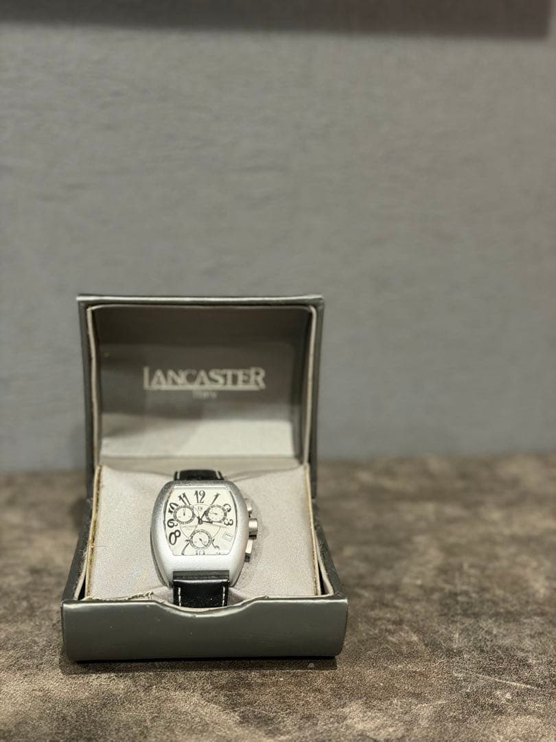 wristwatch