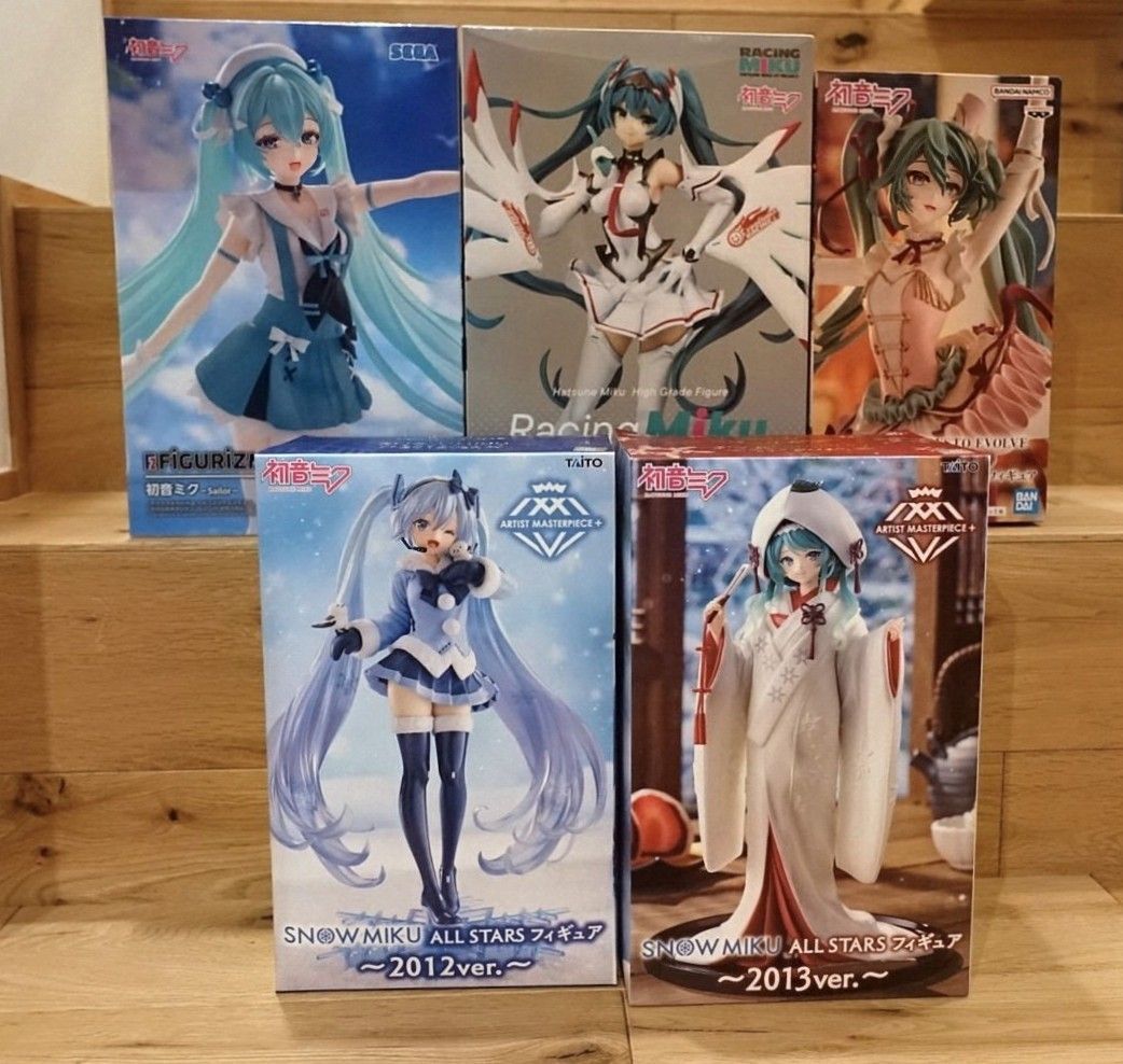 初音未来5件套装集中销售水手雪未来2012 2013赛车未来