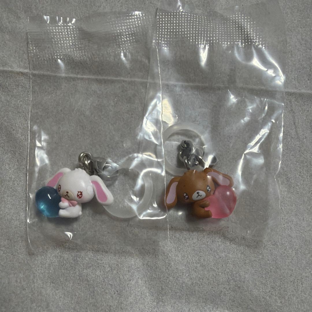 三丽鸥角色钥匙扣配件:白兔、黑兔 EmoQyun2