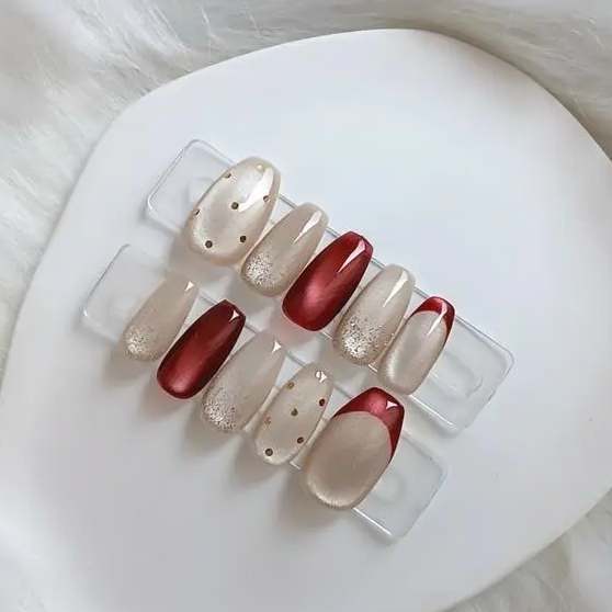 Elegant Bordeaux🍷Nail tips, magnetic nails, wine red, red, polka dots, French style, simple nails, glitter gradient, elegant adult nails, perfect for weddings, coming-of-age ceremonies, entrance ceremonies, graduation ceremonies, and all seasons—spring, summer, autumn, and winter.