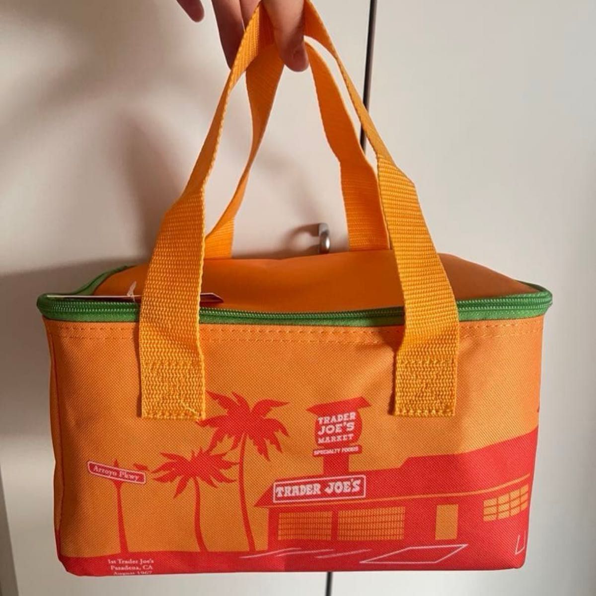 [1 in Stock] Rare Color! 2026 Limited Edition TRADER JOE'S Mini Cooler Bag Orange x Green