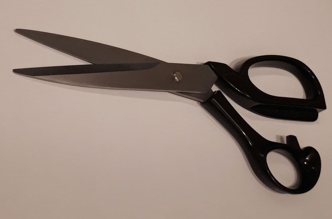 优质 黑色手柄剪刀 缝纫工具