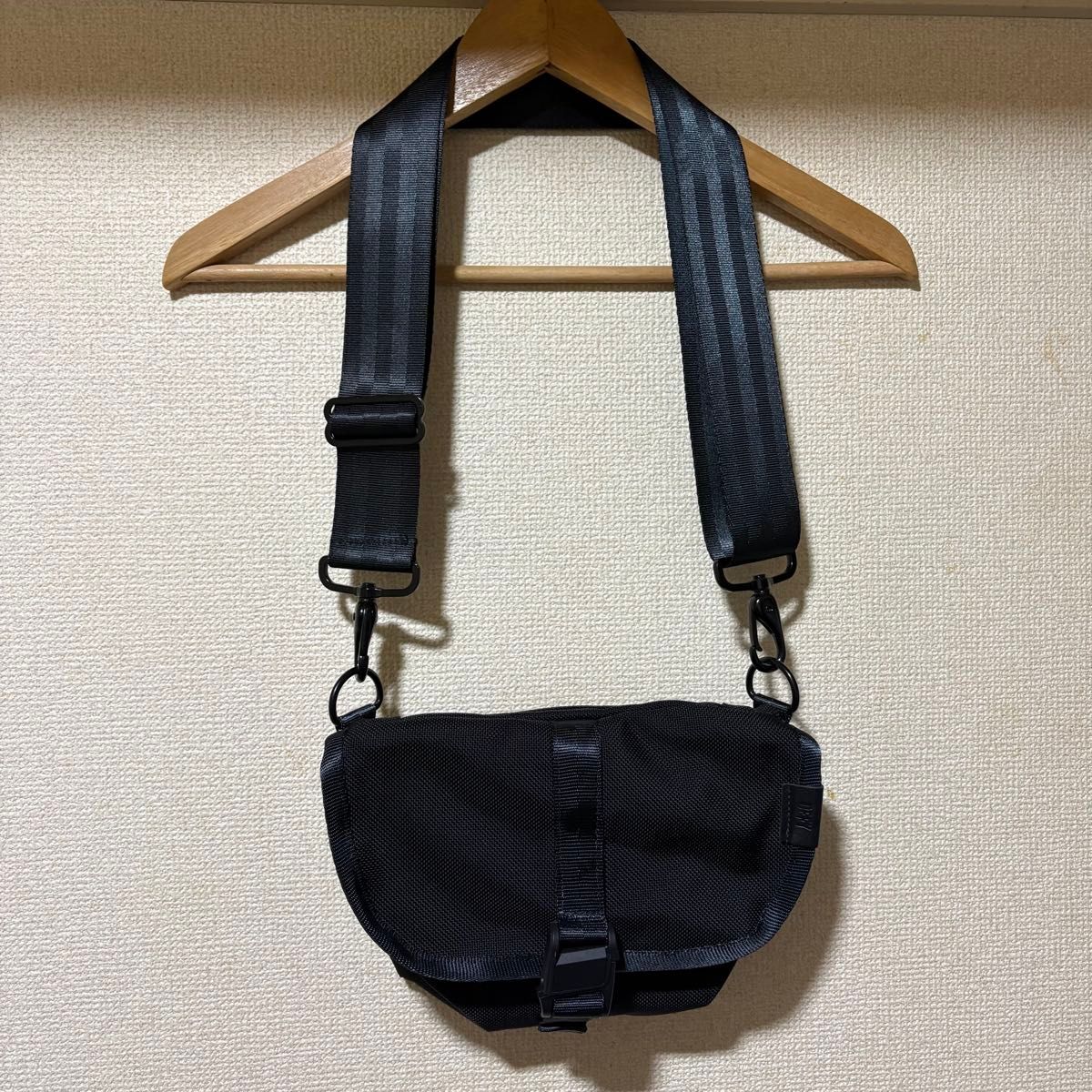 DEFY BAGS (Defy Bags) 斜挎包 萨科什 品相完好