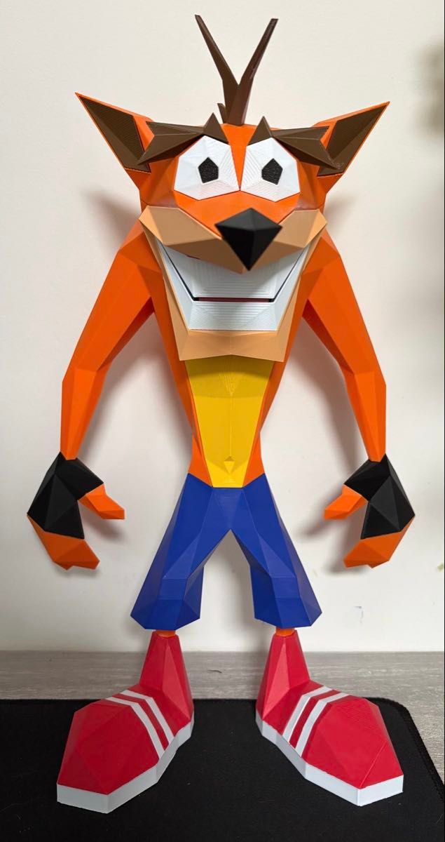 Crash Figure Polygonal Low-Poly 23 cm
