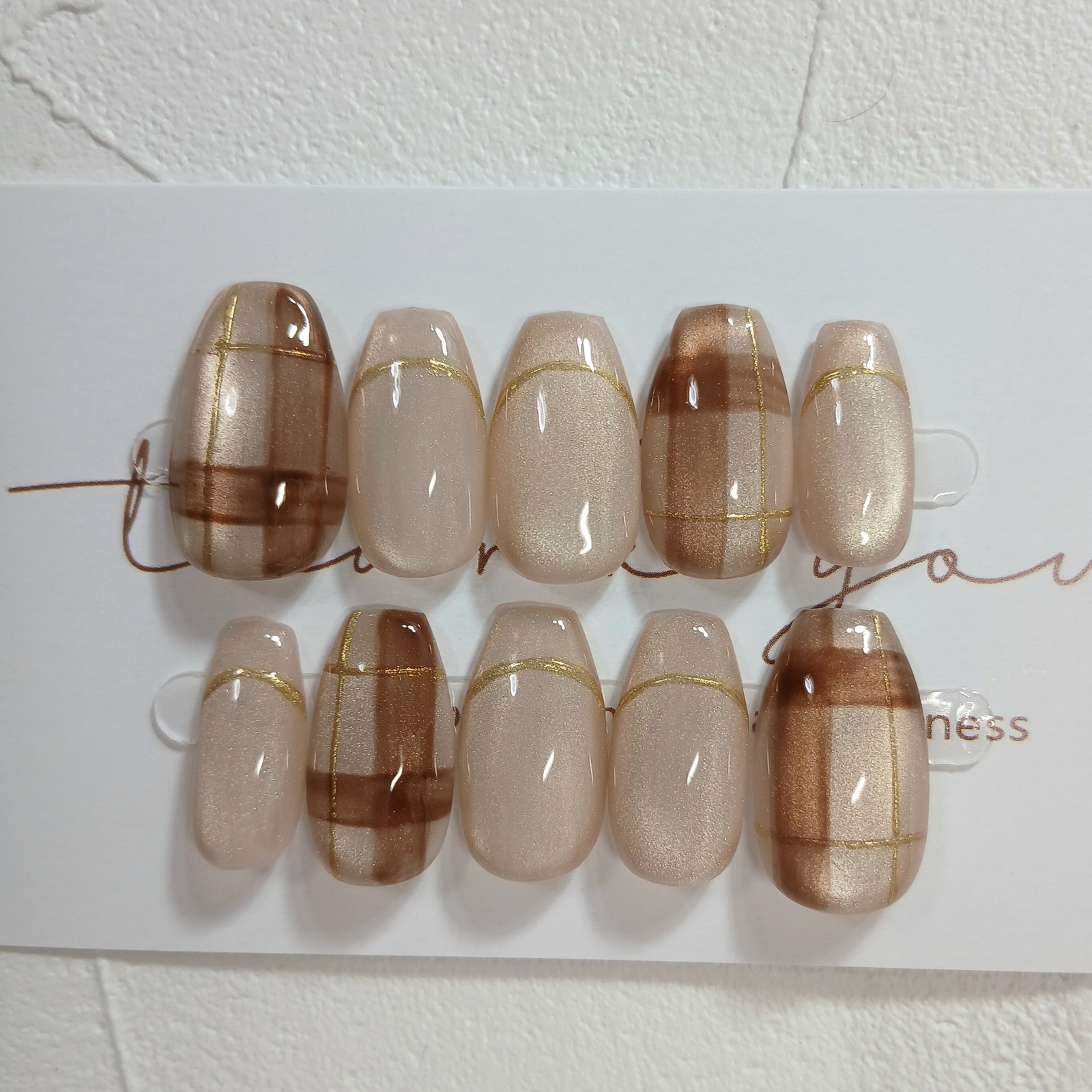 Brown checkered nails🤎 Nail tips, magnetic nails, French nails, checkered pattern, brown, gold, mirror nails, office-appropriate nails, simple nails, mature and cute, spring, summer, autumn, winter, autumn-themed nails
