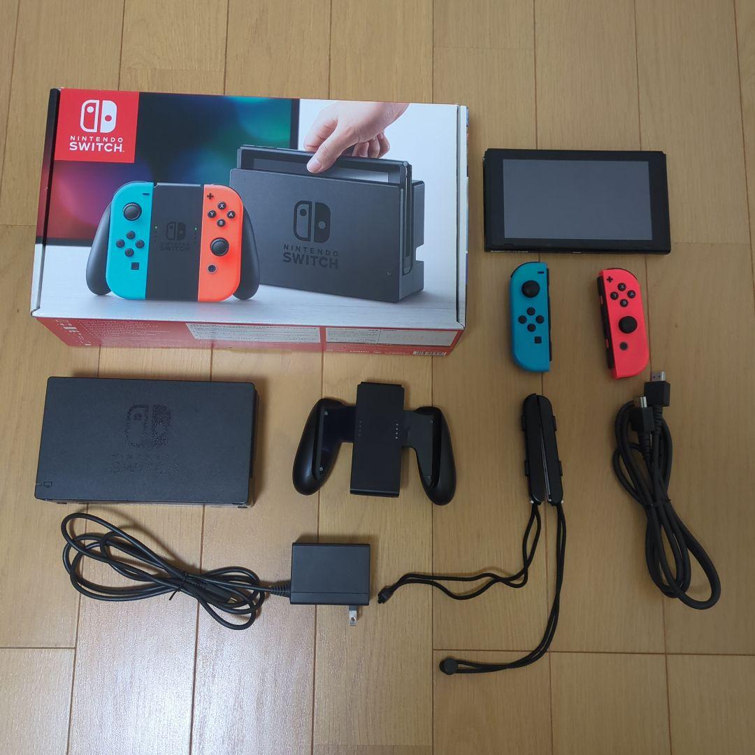 带Nintendo Switch主机马里奥卡带