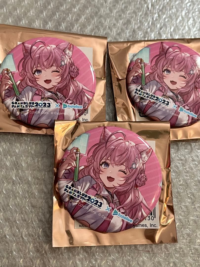HoloLive 2023 联名徽章 3件套
