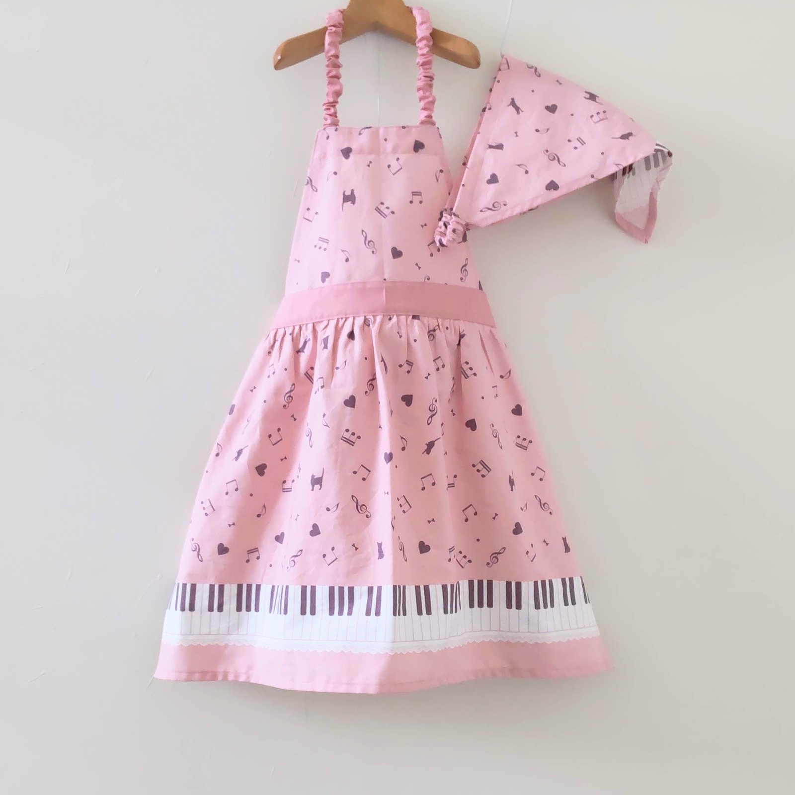 儿童围裙 ☆ 三角巾套装 ☆ 像礼服一样的 ☆ 钢琴【粉色】