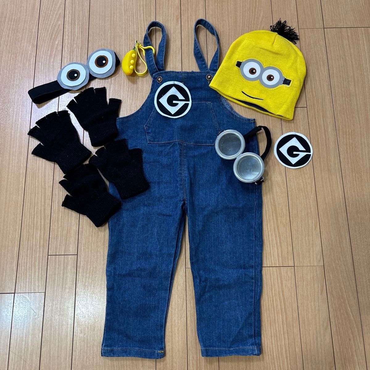 Minion Cosplay Costume Set for Kids: Overalls, Knitted Hat, Goggles, and Gloves