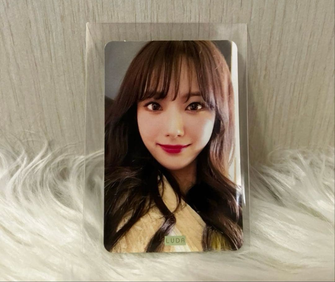 宇宙少女 鲁达 LUDA 交易卡