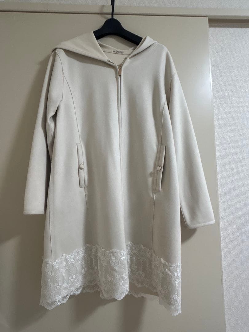 女士带帽长款大衣 象牙白