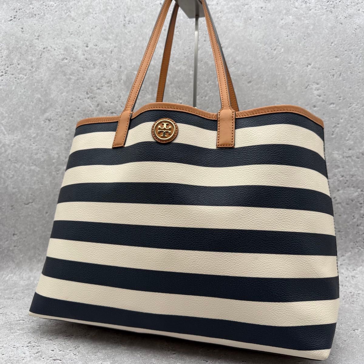 美品 TORY BURCH トリーバーチ トートバッグ ハンドバッグ ボーダー ストライプ PVC レザー A4可