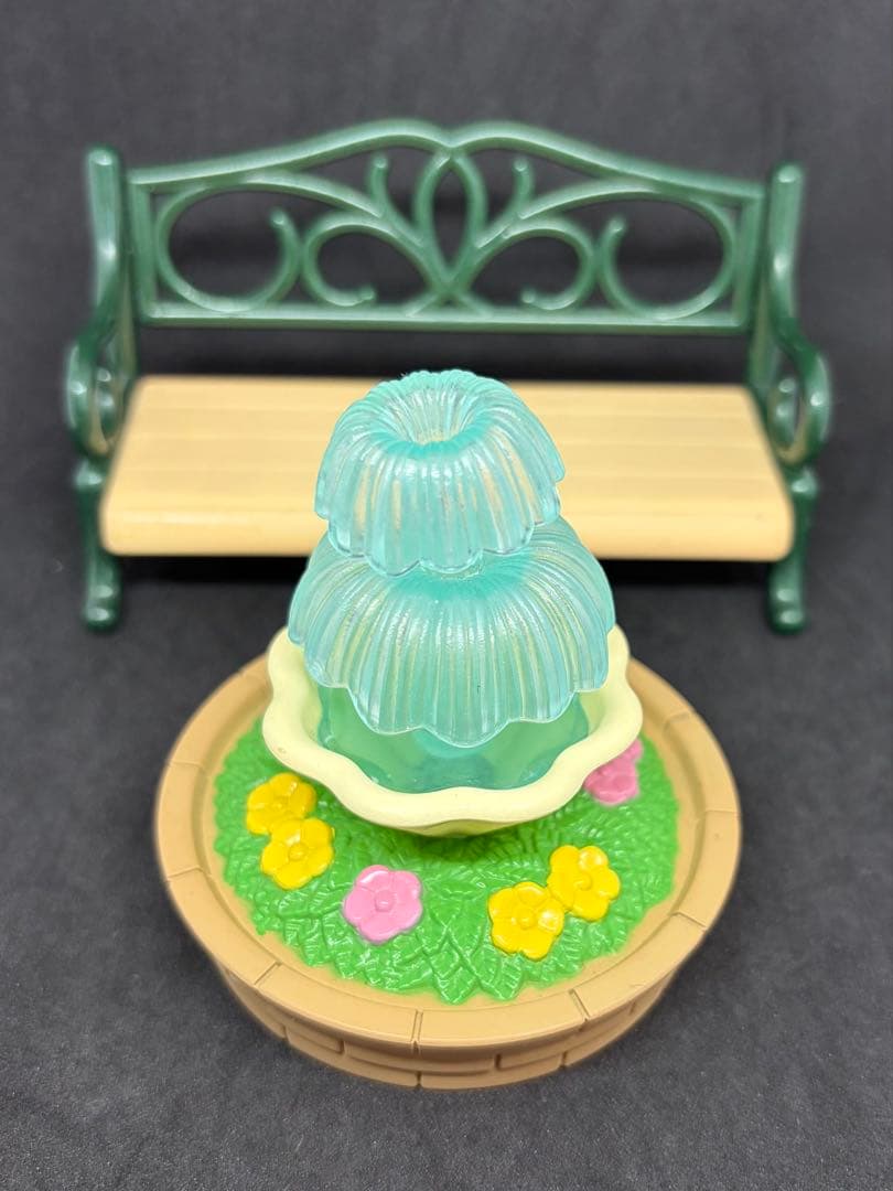 Sylvanian Families Fountain and Bench Set Miniature