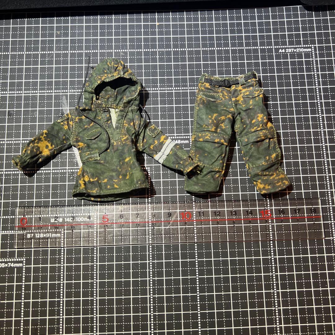 1/12 Scale Partisan Camouflage Combat Uniform Top and Bottom Set, Clothing Only