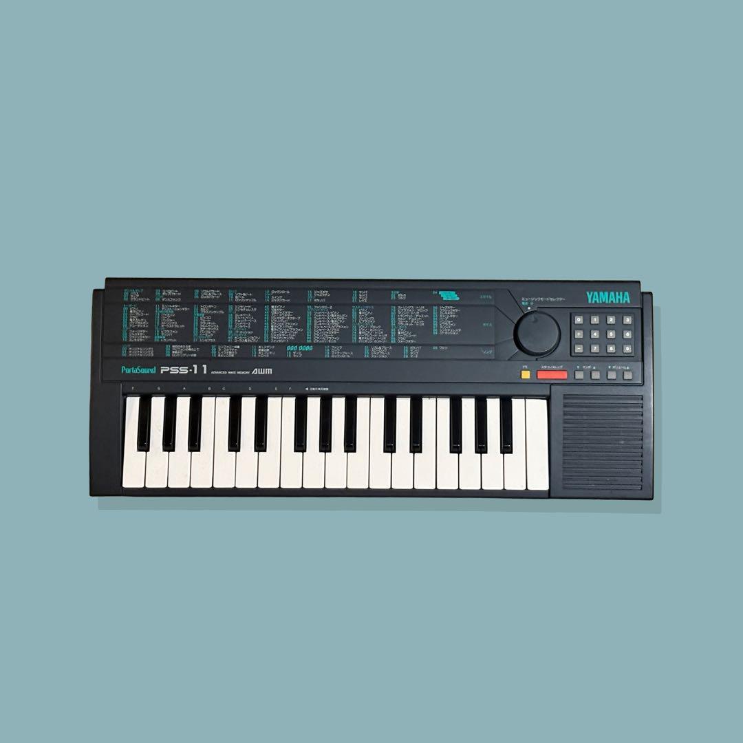 YAMAHA PSS-11 PortaSound Electronic Keyboard
