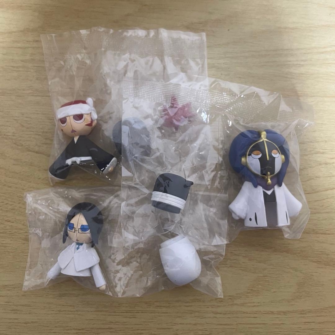 BLEACH Gachapon Puppet Theater Figures: Mayuri Kurotsuchi, Renji Abarai, Uryu Ishida
