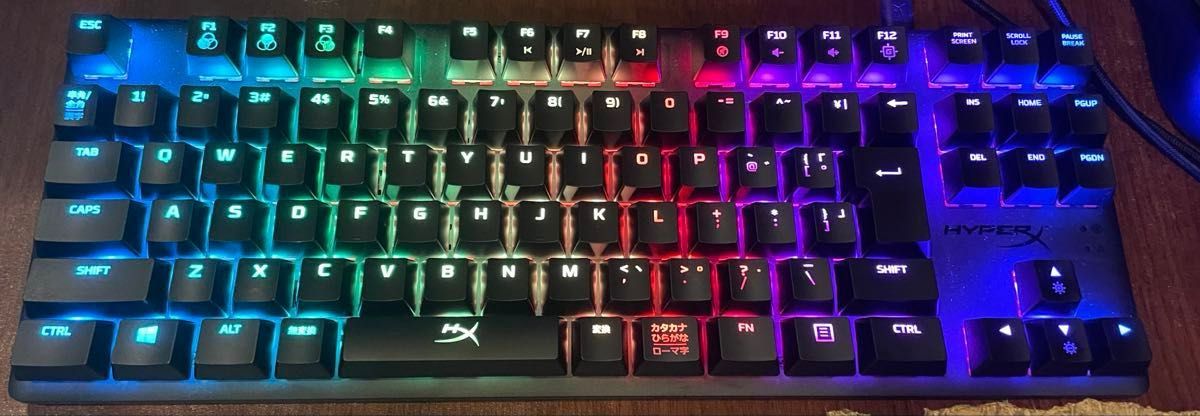 HyperX Alloy Origins红轴游戏键盘箱 · 带纯正电缆的动作产品