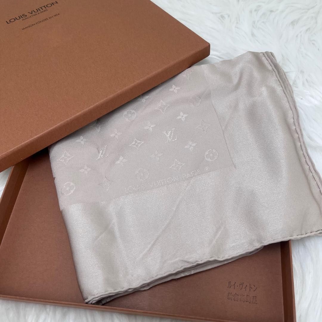 LOUIS VUITTON 老花图案 丝巾 100%真丝 意大利制造 带盒