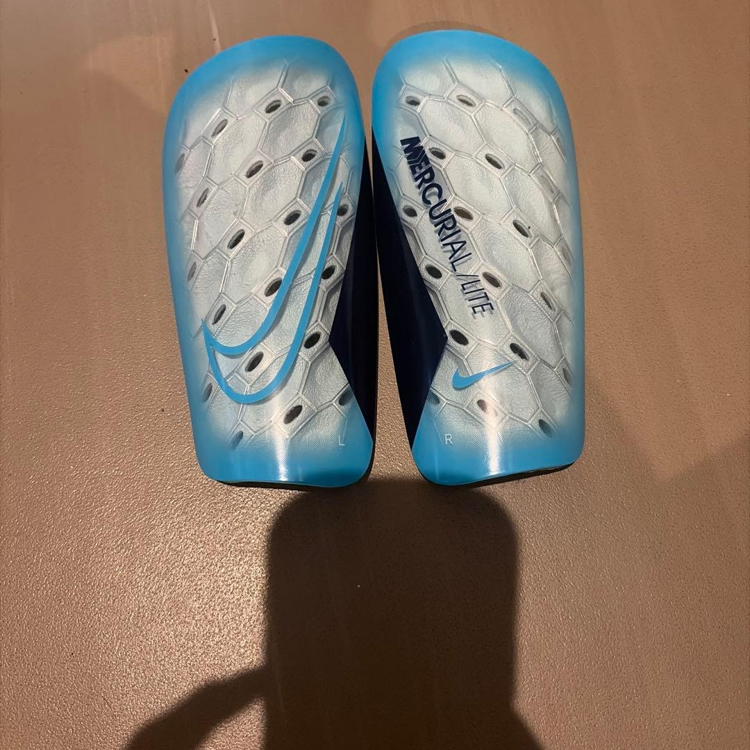 NIKE Mercurial Lite 护胫板