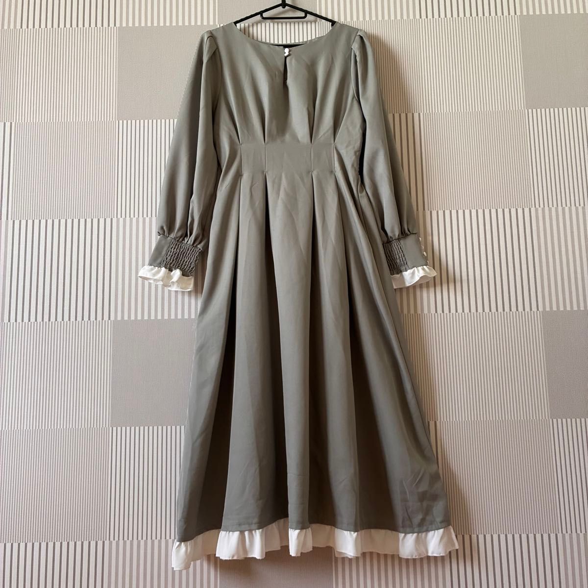 【Weekend Price Drop】axes femme Long-sleeve Long Dress Gray with White Ruffles, Classic