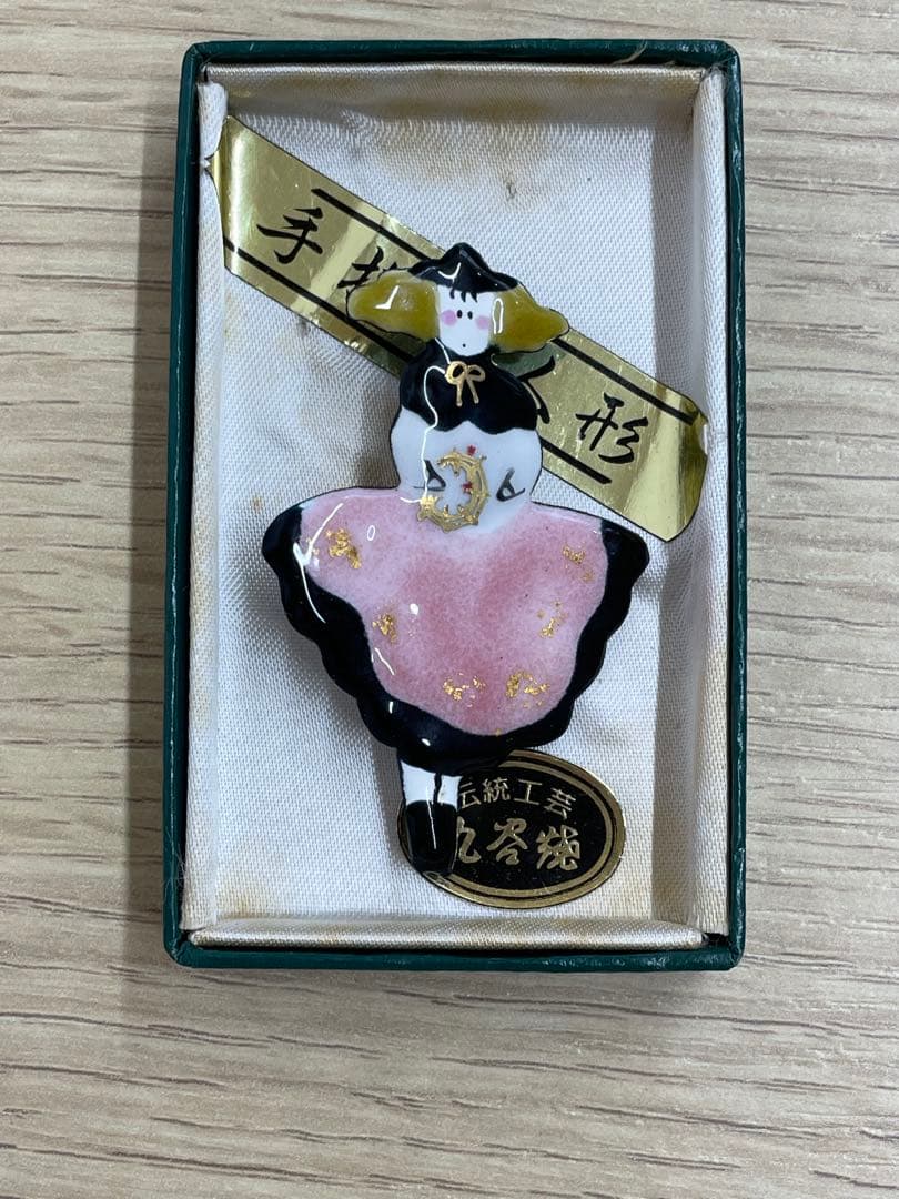Kutani-yaki Hand-painted Figurine Brooch, Traditional Japanese Attire Accessory
