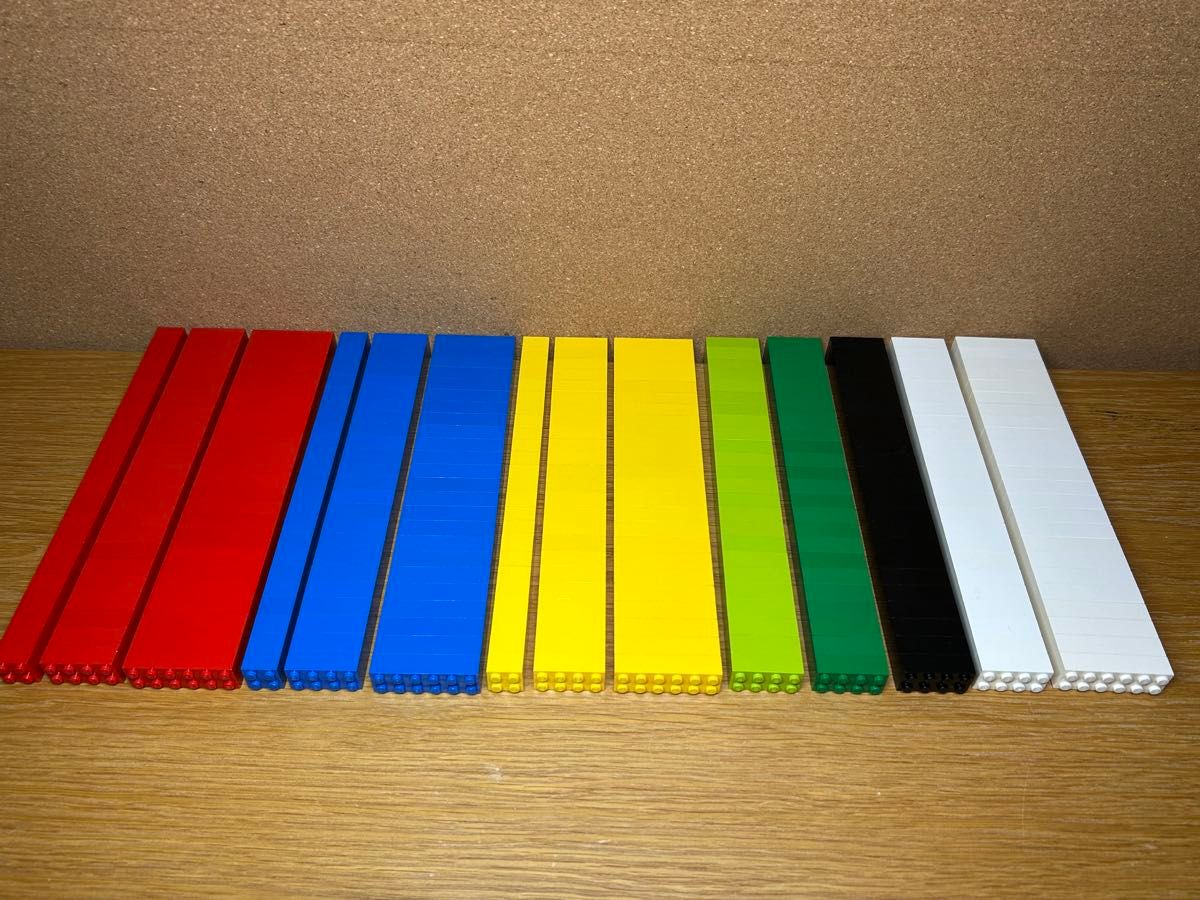 LEGO乐高积木黑色,白色,绿色,黄绿色,黄色,蓝色,红色套装