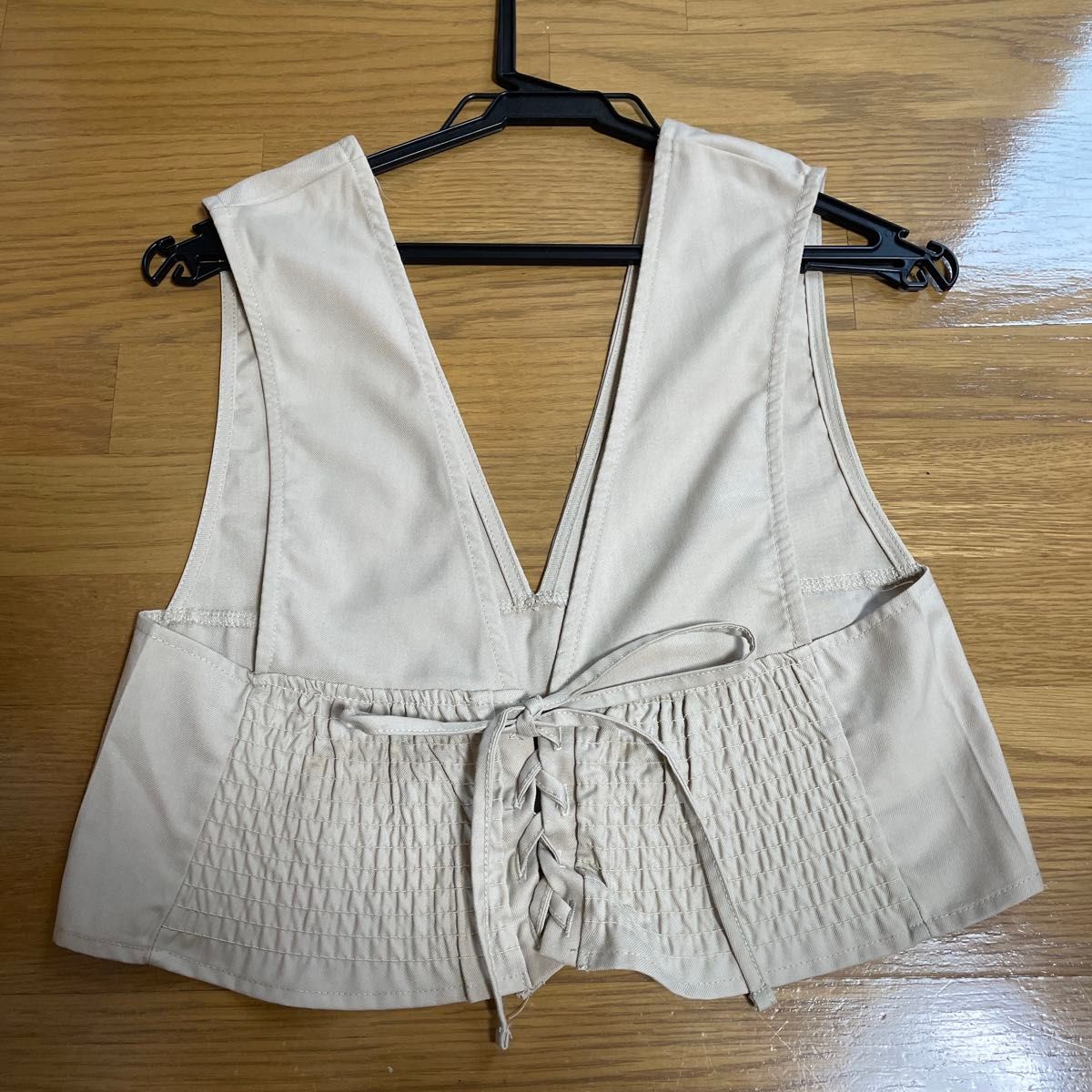 【立即购买OK】NICE CLAUP后蕾丝背心米色