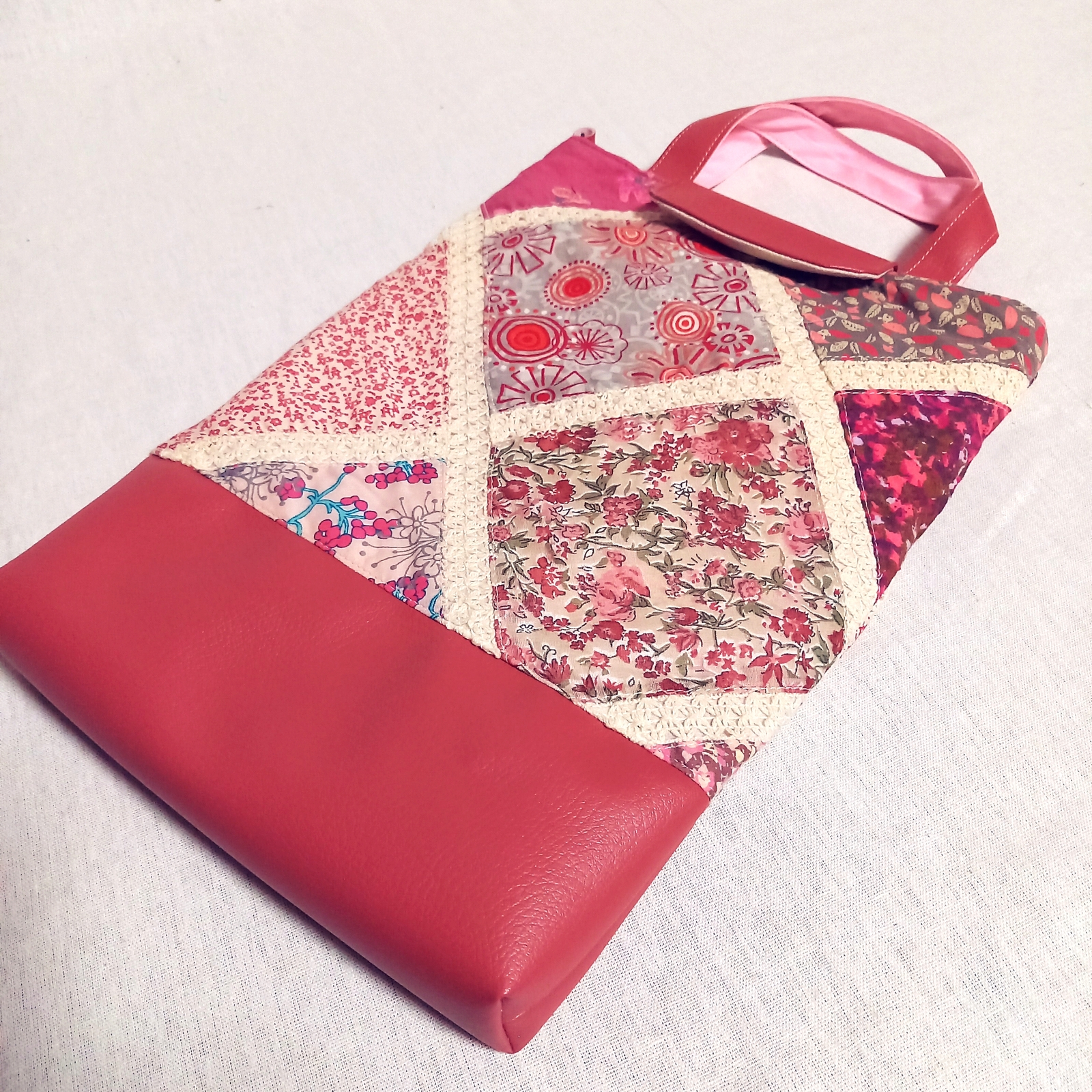 蕾丝与花朵&粉色人造革平板电脑保护套