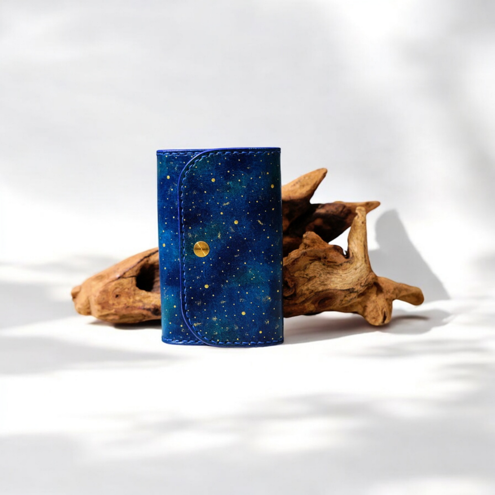 【特集刊登】《星之银河系列》星之碎片飞舞的银河一样的皮革钥匙卡盒皮革小物品钥匙卡盒皮革银河星宇宙