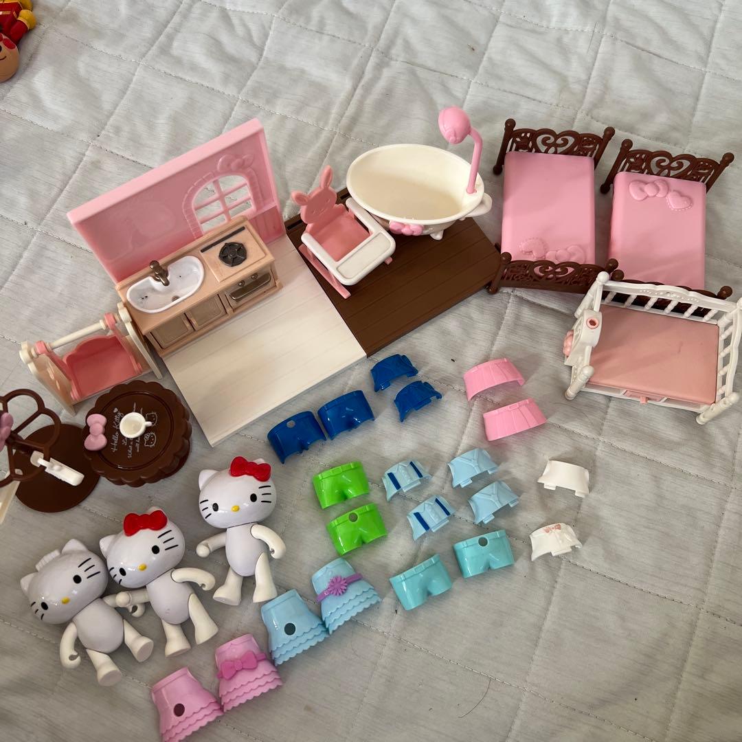 Hello Kitty & Daniel Hello Kitty Dress-Up Doll Furniture & Accessories Set Sanrio