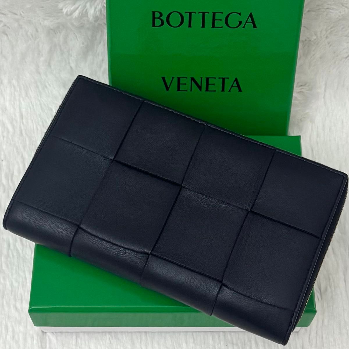 BOTTEGA VENETA Bottega Veneta Cassette Maxi Intrecciato 圆拉链长钱包 海军蓝 深蓝色
