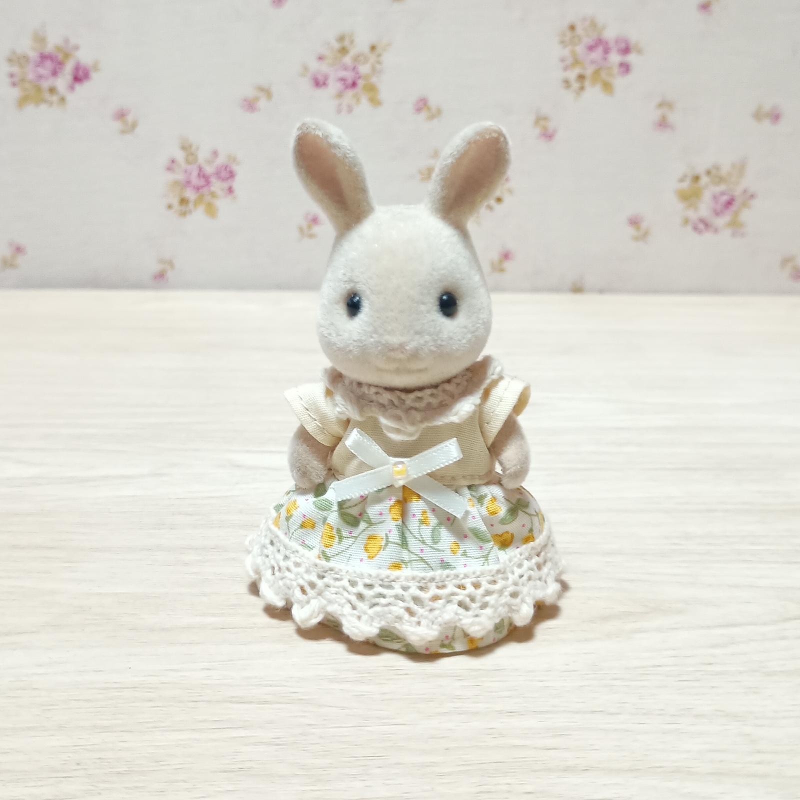 森之家族 玩偶服装 换装 黄色 小碎花图案 连衣裙 女孩服饰