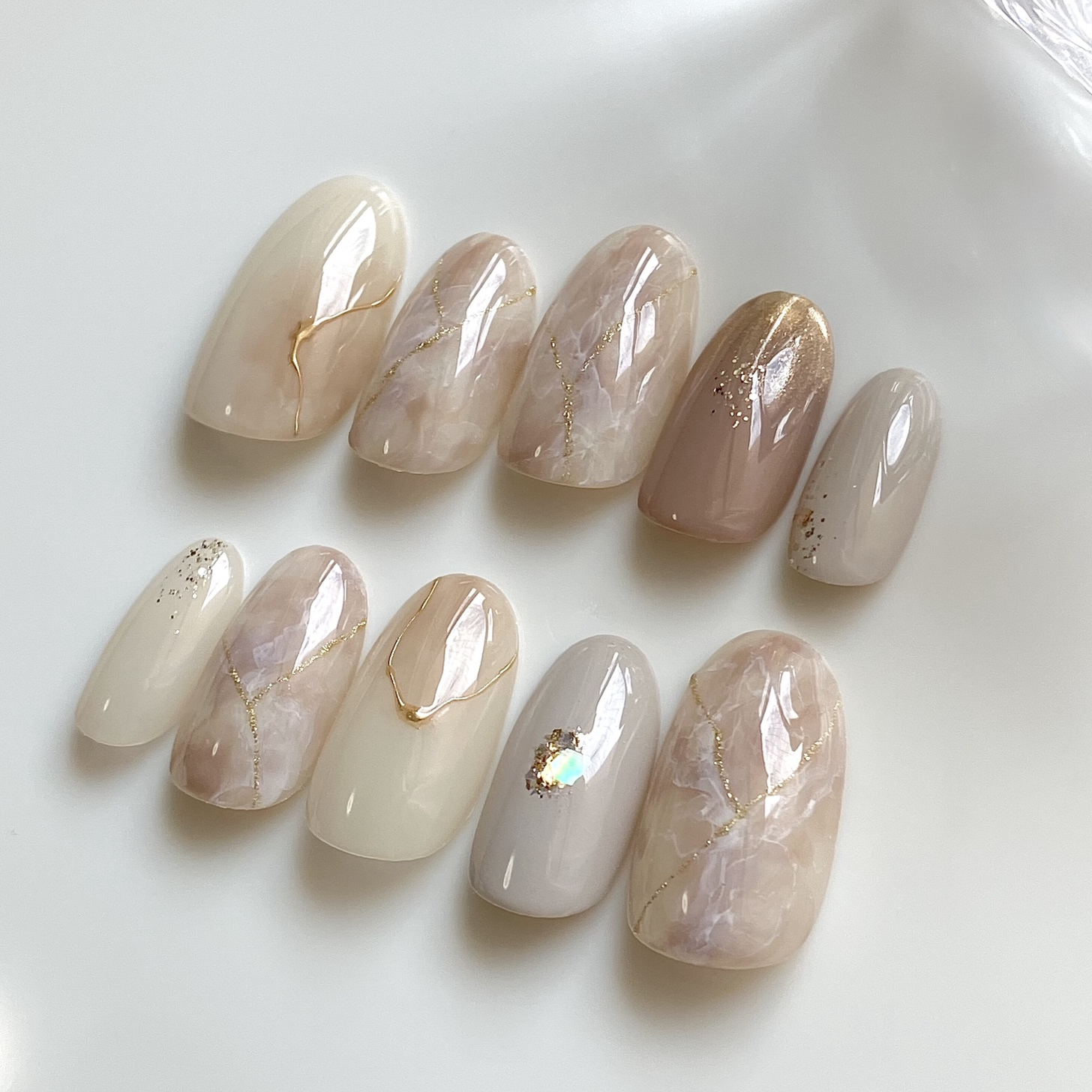 Elegant adult nail tips | Pale beige × gold