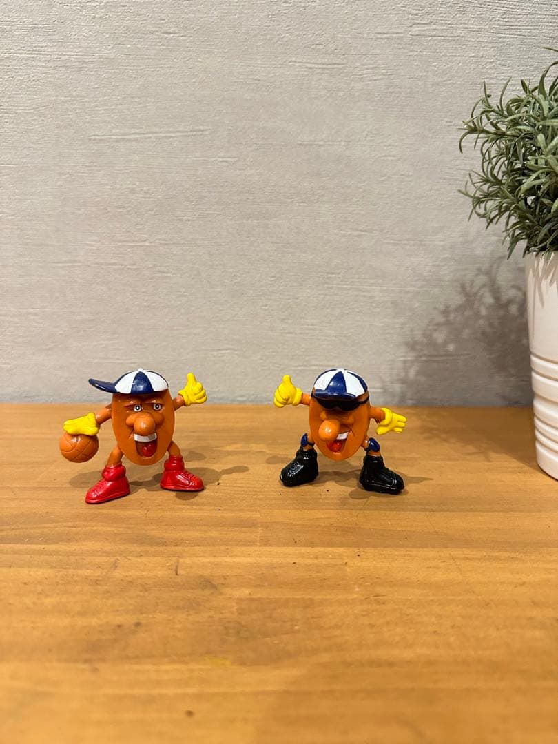 Ultra Rare Ovaltinee Ovalteenies Meal Toy Vintage
