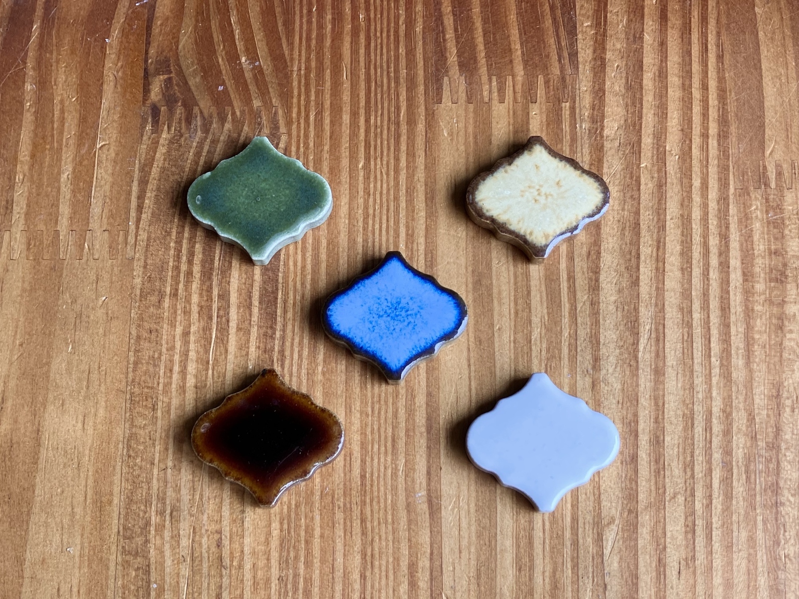 迷你标签的推针美浓烧的瓷砖