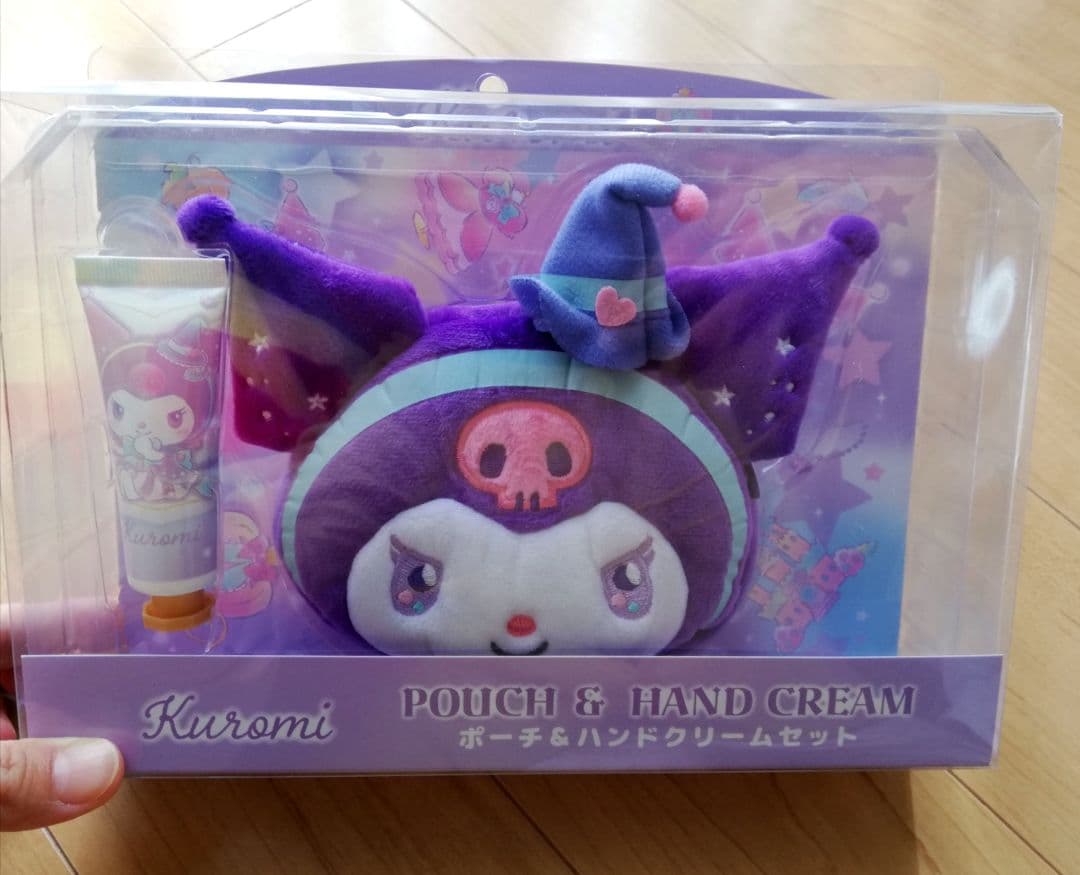 New Sanrio Cromy Pouch Hand Cream Set, Retail Price ¥2750, Cosmetics