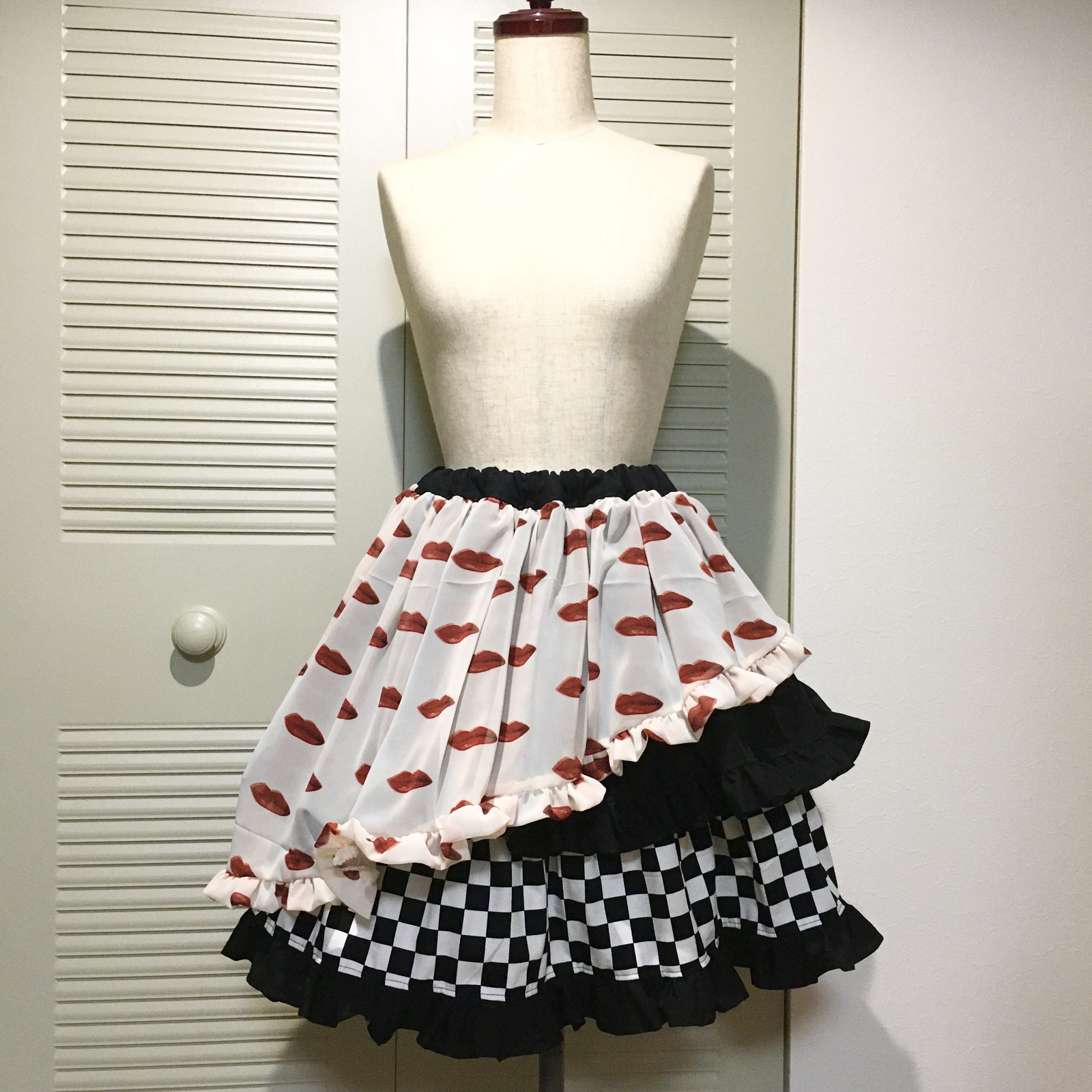 【SALE!!!】YUME no KUNI FRILL SKIRT▶裙子、褶边、嘴唇、裙子、方格旗、洛丽塔