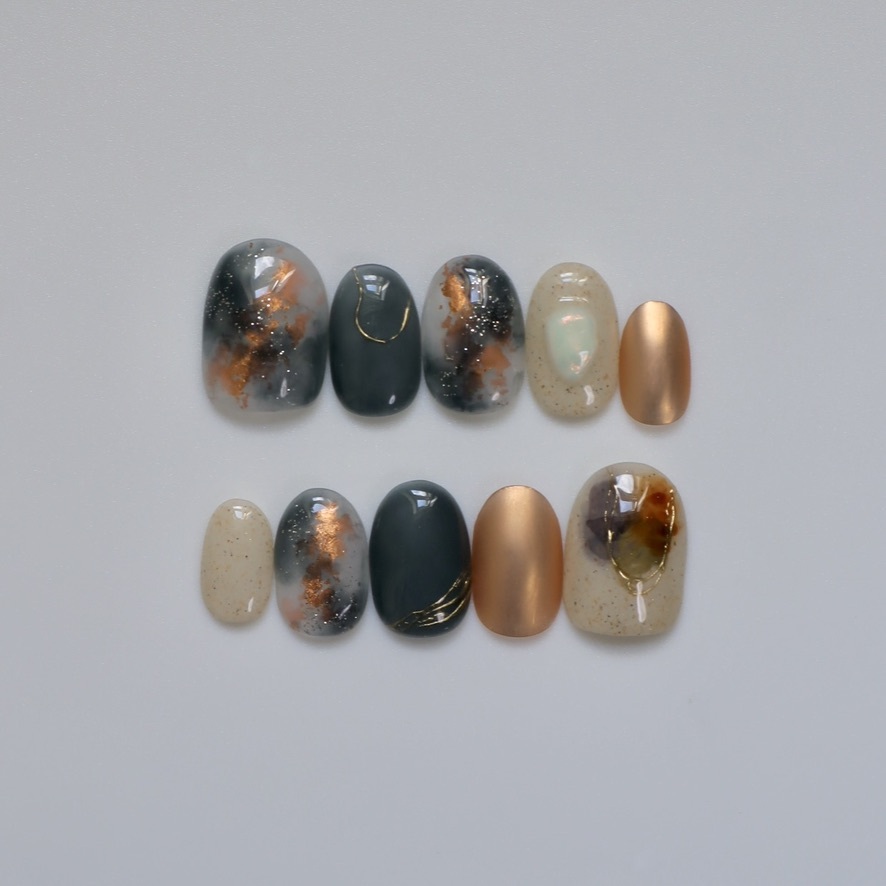 No. 336 Nail Tips, Nuance Tortoiseshell, Blue-Gray, Amber, Autumn/Winter, Sophisticated, Muted Colors, Gold Leaf, Chic and Elegant