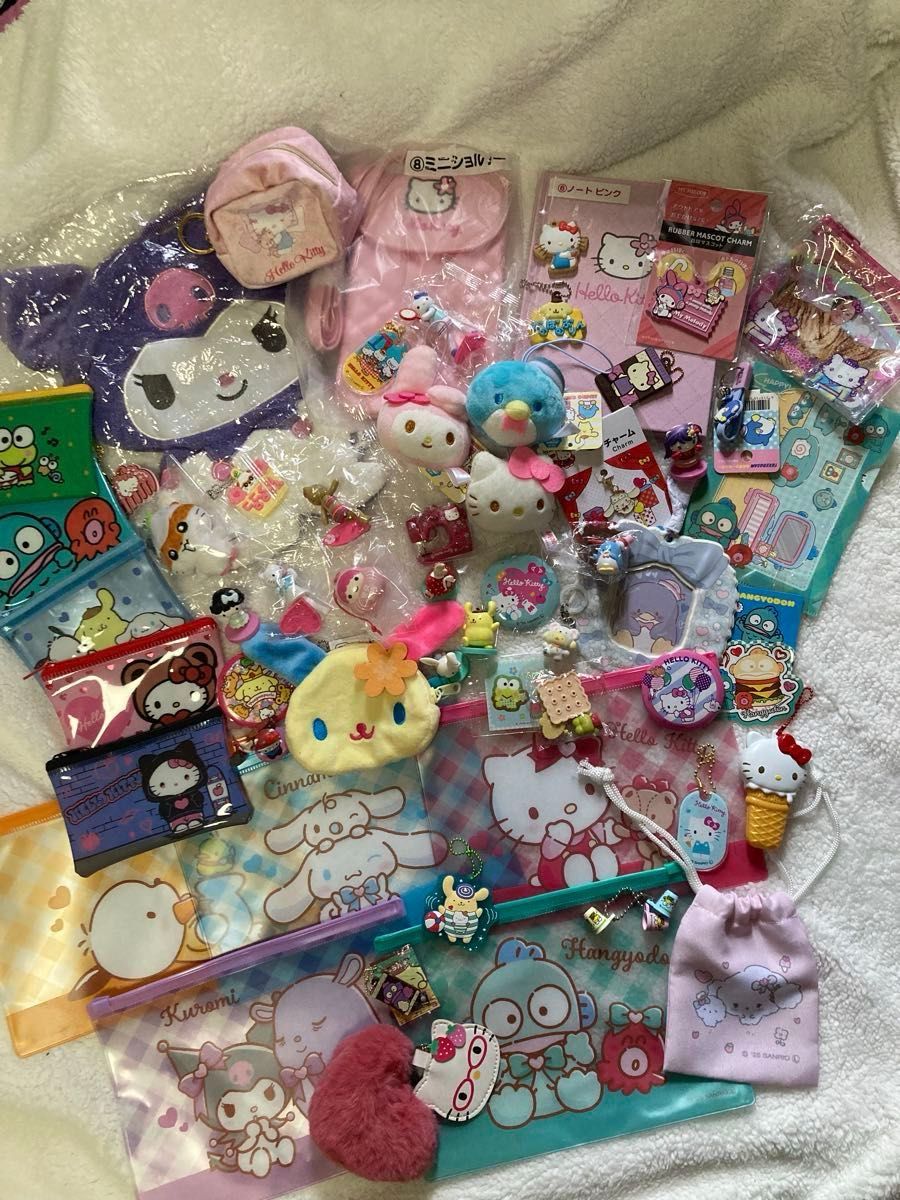 Sanrio Characters Miscellaneous Goods Bundle: Hello Kitty, Kuromi, Cinnamoroll