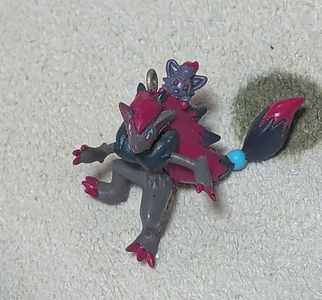 Theatrical Version Pokémon Zoroark Entrance Bonus Figure Keychain