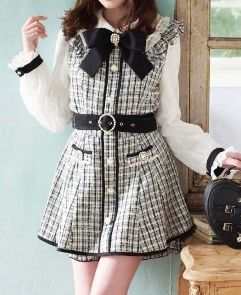 丽兹莉萨 ♡ 灰呢滚边套装