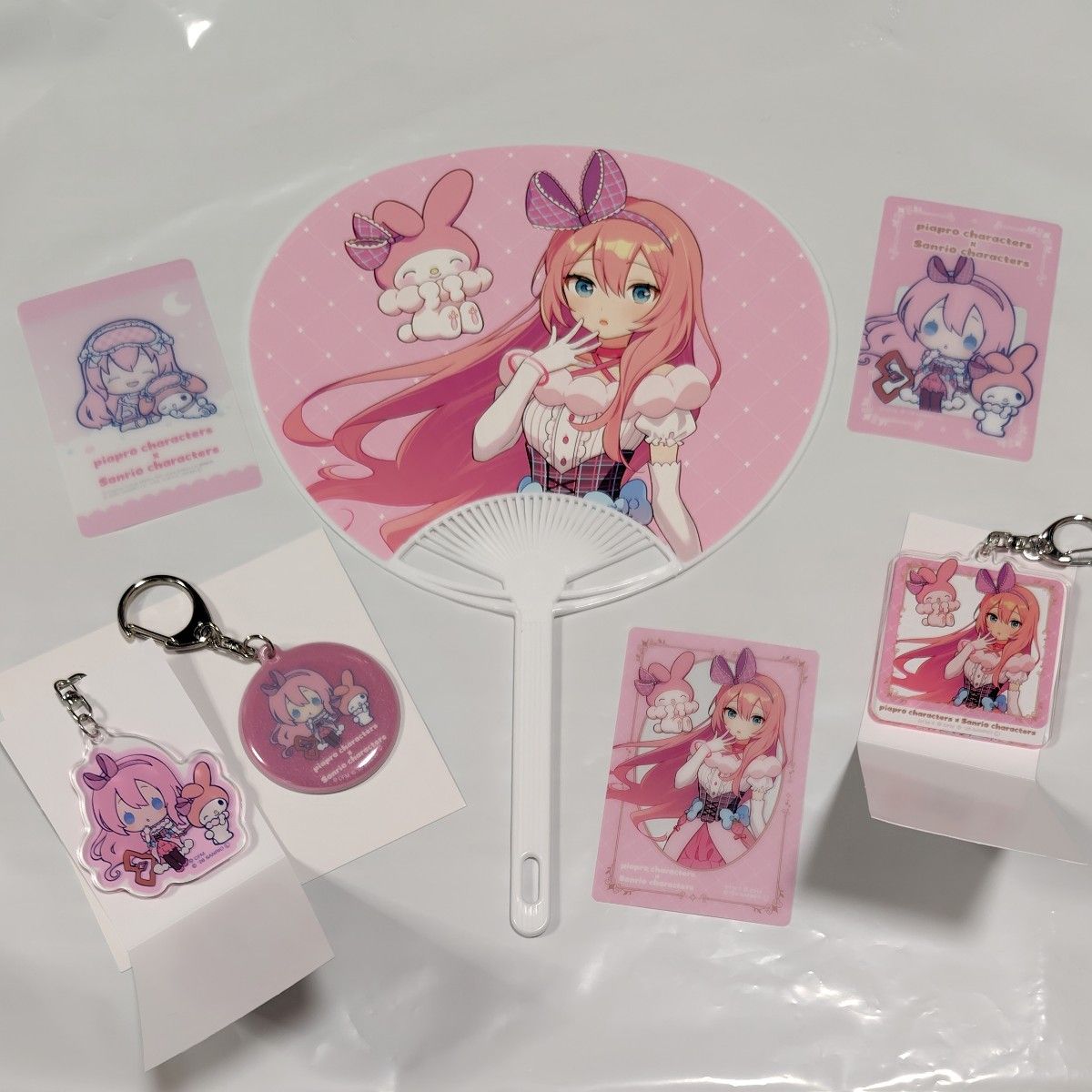 Piapro characters x Sanrio characters巡音路加商品套装