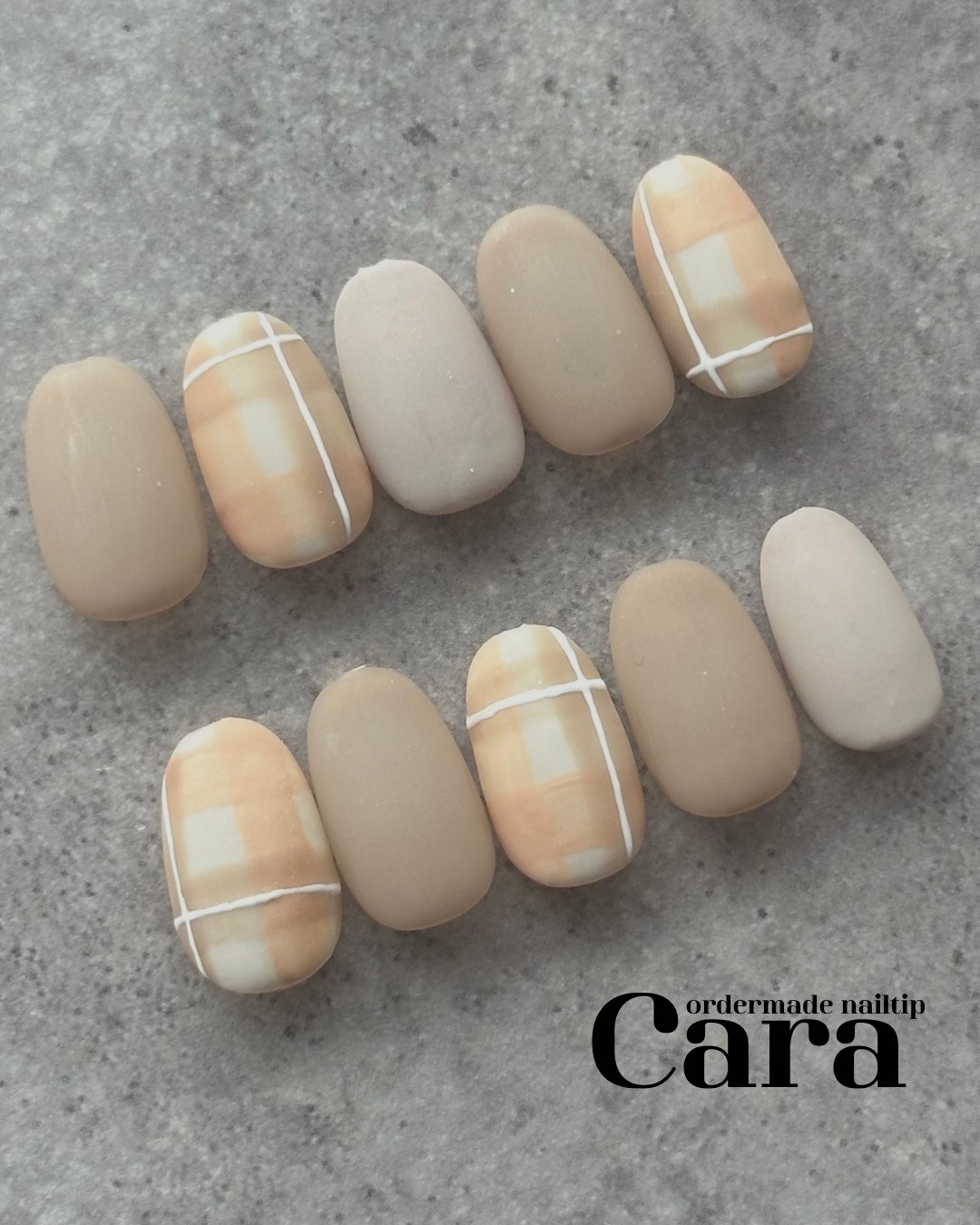 《Free 1 Type of Measuring Chip] Mat Warm Plaid Nail Tips Check Pattern Large Print Autumn Winter Matte Nails Beige Light Color Cozy Simple Adult Cute Orange Brown
