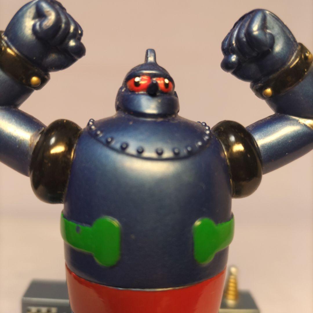 Tetsujin 28 Figure with Diorama-Style Base