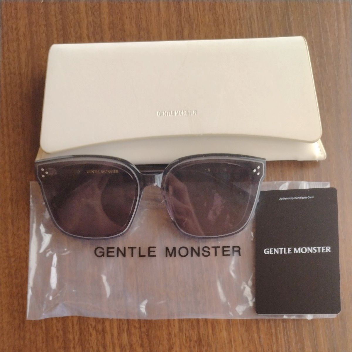 [全新未使用]GENTLE MONSTER DEAR 登坂广臣 BTS 爱用 太阳镜 黑色 灰色
